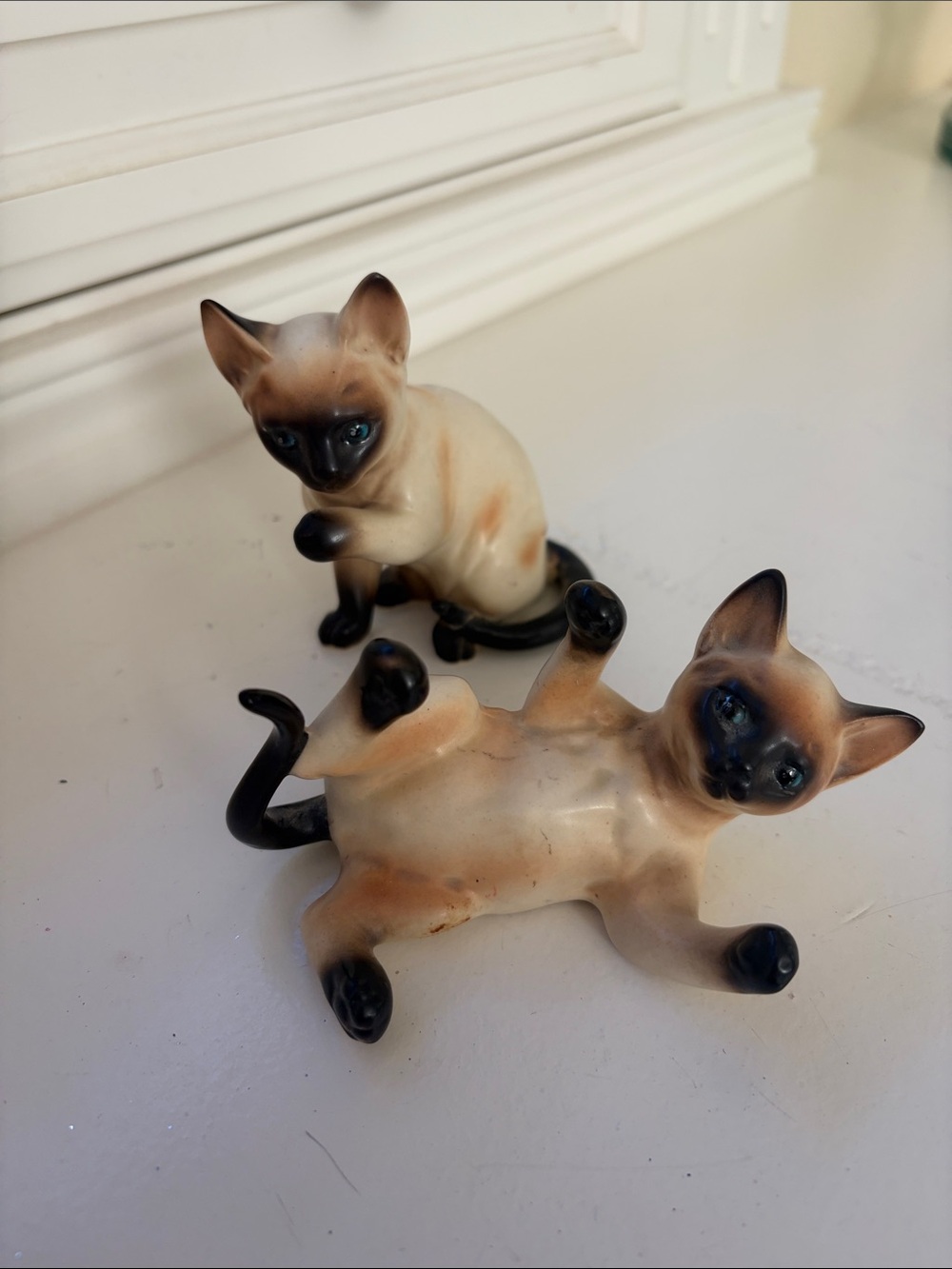 Vintage Lefton Siamese Cat Figurine Set - Cream and Brown Decorative Cats